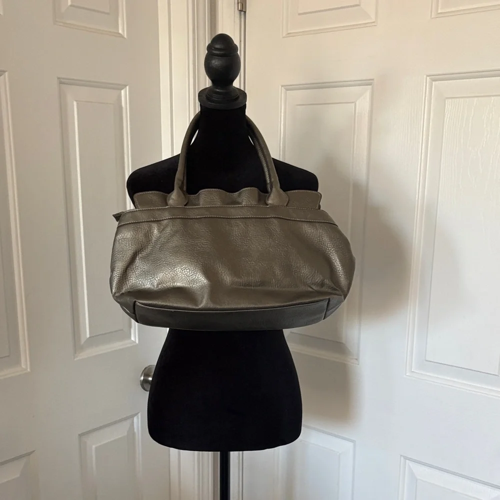 Mondani Metallic Gray Y2k Shoulder Bag
